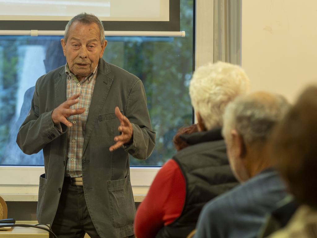 Eberhard Köllner mit faszinierenden Erläuterungen 